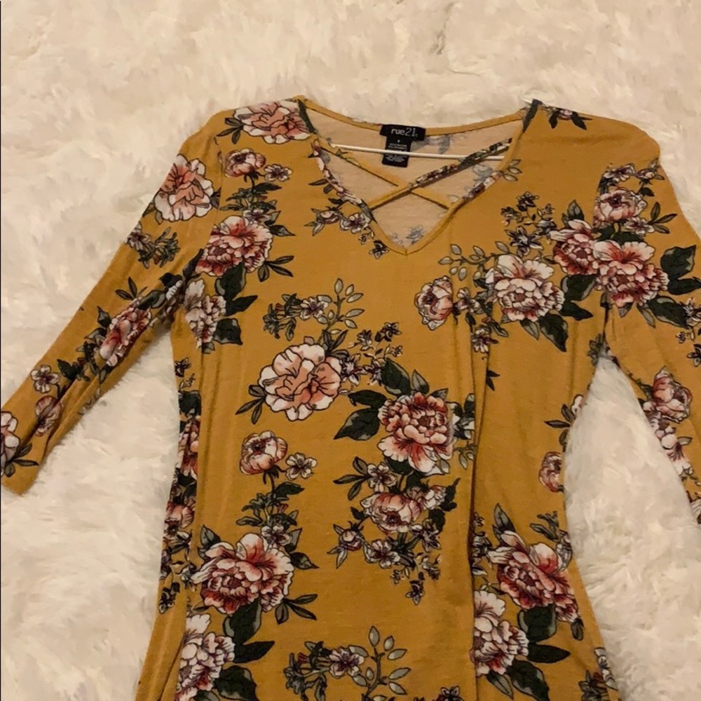 Rue 21 floral top